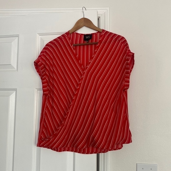 W5 concepts cap-sleeve red and white blouse. - Picture 1 of 9